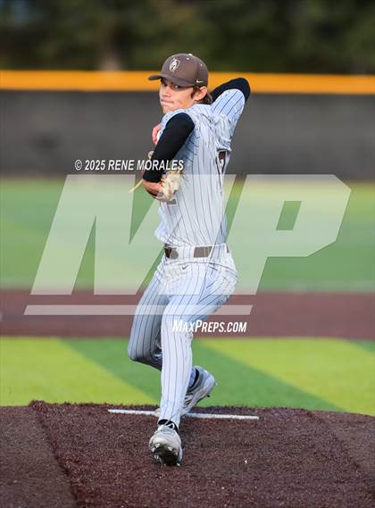 Thumbnail 1 in Chaminade vs St Francis photogallery.