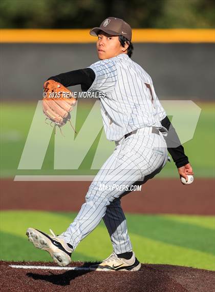 Thumbnail 2 in Chaminade vs St Francis photogallery.