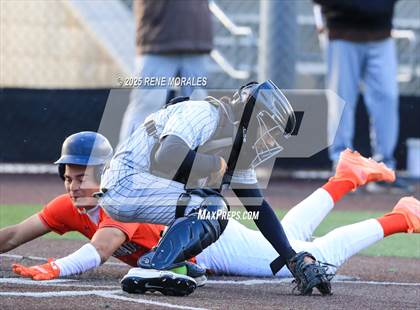 Thumbnail 1 in Chaminade vs St Francis photogallery.