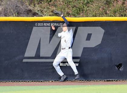 Thumbnail 2 in Chaminade vs St Francis photogallery.