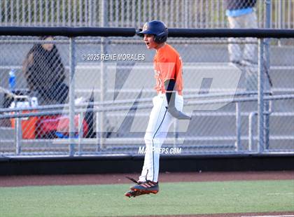 Thumbnail 2 in Chaminade vs St Francis photogallery.