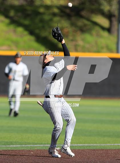 Thumbnail 1 in Chaminade vs St Francis photogallery.