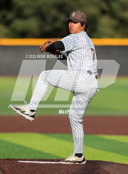 Thumbnail 2 in Chaminade vs St Francis photogallery.