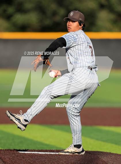 Thumbnail 3 in Chaminade vs St Francis photogallery.