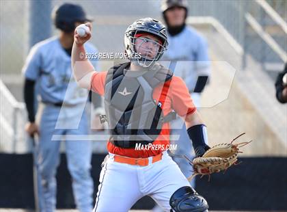 Thumbnail 3 in Chaminade vs St Francis photogallery.