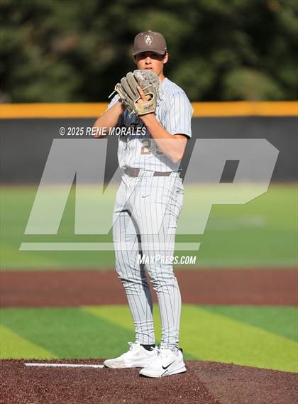Thumbnail 3 in Chaminade vs St Francis photogallery.