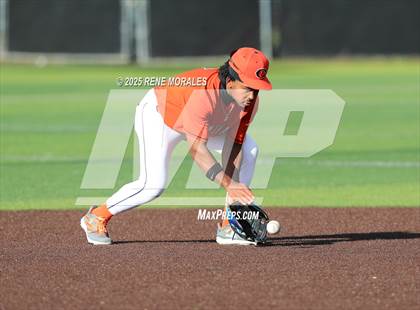 Thumbnail 3 in Chaminade vs St Francis photogallery.