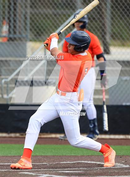 Thumbnail 2 in Chaminade vs St Francis photogallery.