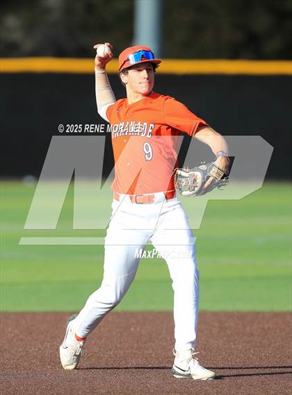 Thumbnail 3 in Chaminade vs St Francis photogallery.