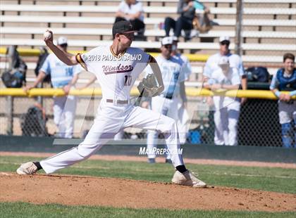 Thumbnail 2 in Valor Christian vs. Windsor (CHSAA 4A Championship Round) photogallery.