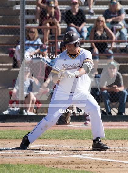 Thumbnail 1 in Valor Christian vs. Windsor (CHSAA 4A Championship Round) photogallery.