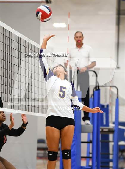 Thumbnail 2 in Middletown vs Mercy (NorCal Invitational) photogallery.