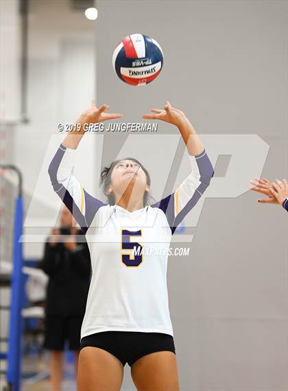 Thumbnail 2 in Middletown vs Mercy (NorCal Invitational) photogallery.