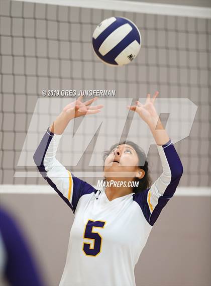 Thumbnail 3 in Middletown vs Mercy (NorCal Invitational) photogallery.