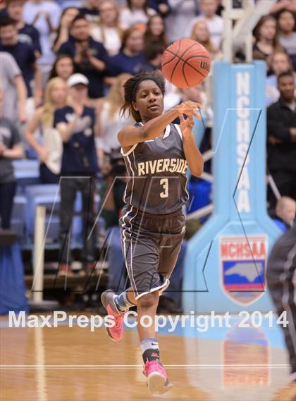 Thumbnail 3 in Riverside vs. Bishop McGuinness (NCHSAA 1A Final) photogallery.