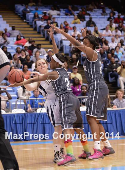 Thumbnail 3 in Riverside vs. Bishop McGuinness (NCHSAA 1A Final) photogallery.