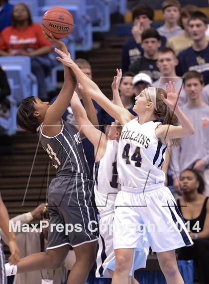 Thumbnail 2 in Riverside vs. Bishop McGuinness (NCHSAA 1A Final) photogallery.