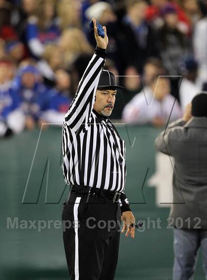 Thumbnail 1 in Folsom vs. De La Salle (CIF NorCal Regional Open Final) photogallery.