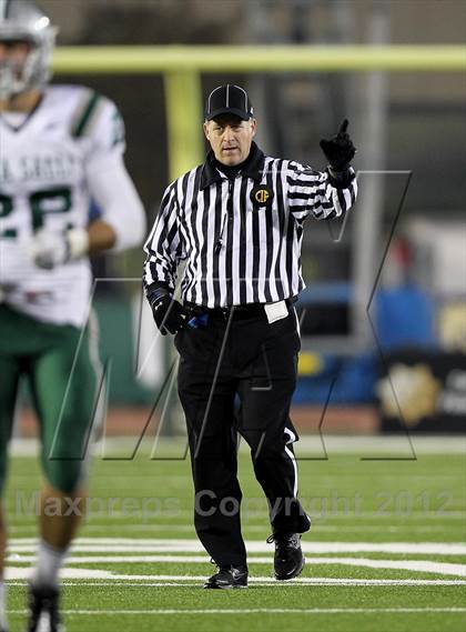 Thumbnail 3 in Folsom vs. De La Salle (CIF NorCal Regional Open Final) photogallery.