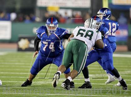 Thumbnail 1 in Folsom vs. De La Salle (CIF NorCal Regional Open Final) photogallery.