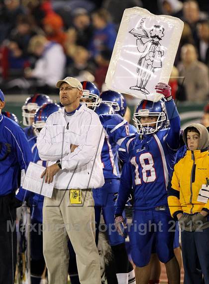 Thumbnail 3 in Folsom vs. De La Salle (CIF NorCal Regional Open Final) photogallery.