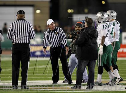 Thumbnail 2 in Folsom vs. De La Salle (CIF NorCal Regional Open Final) photogallery.
