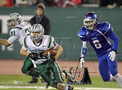 Thumbnail 3 in Folsom vs. De La Salle (CIF NorCal Regional Open Final) photogallery.