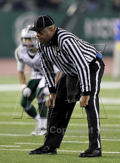 Thumbnail 1 in Folsom vs. De La Salle (CIF NorCal Regional Open Final) photogallery.