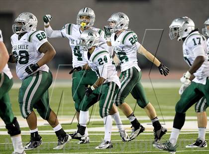 Thumbnail 2 in Folsom vs. De La Salle (CIF NorCal Regional Open Final) photogallery.