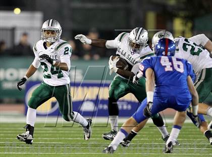 Thumbnail 2 in Folsom vs. De La Salle (CIF NorCal Regional Open Final) photogallery.