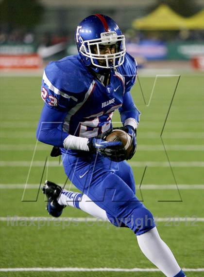 Thumbnail 2 in Folsom vs. De La Salle (CIF NorCal Regional Open Final) photogallery.