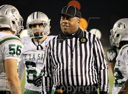 Thumbnail 2 in Folsom vs. De La Salle (CIF NorCal Regional Open Final) photogallery.