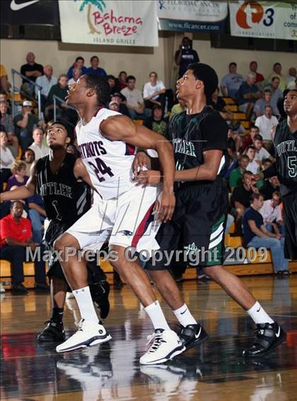 Thumbnail 1 in Penn Wood vs. Butler (City of Palms Classic) photogallery.