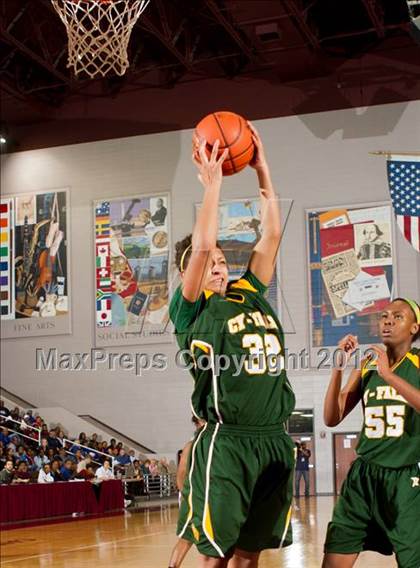Thumbnail 2 in Cypress Falls vs. North Shore (UIL 5A Region 3 Semifinal) photogallery.