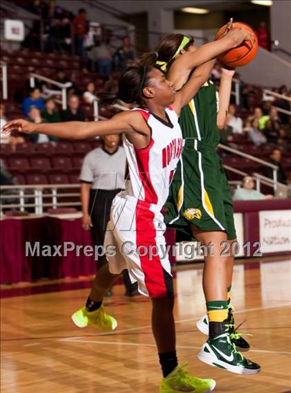Thumbnail 2 in Cypress Falls vs. North Shore (UIL 5A Region 3 Semifinal) photogallery.