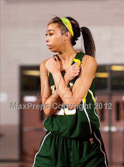 Thumbnail 2 in Cypress Falls vs. North Shore (UIL 5A Region 3 Semifinal) photogallery.