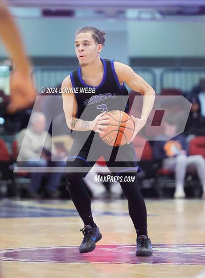 Thumbnail 1 in Iona Prep vs Poughkeepsie (William F. Plunkett Jr. Christmas Classic) photogallery.