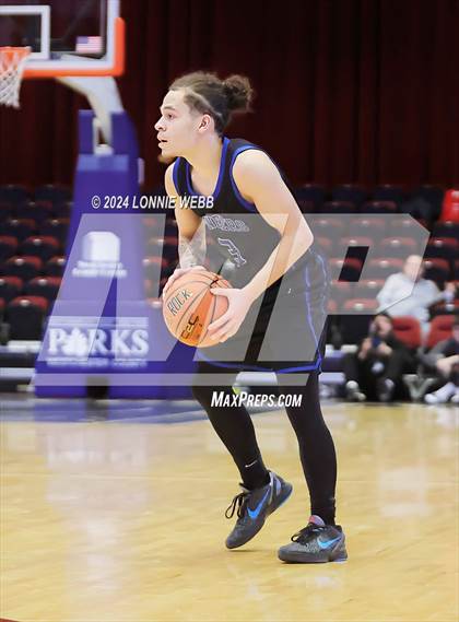 Thumbnail 2 in Iona Prep vs Poughkeepsie (William F. Plunkett Jr. Christmas Classic) photogallery.
