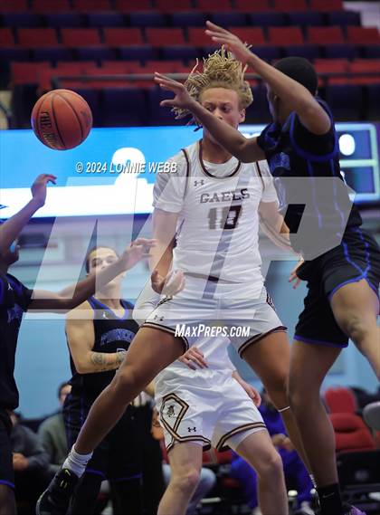 Thumbnail 3 in Iona Prep vs Poughkeepsie (William F. Plunkett Jr. Christmas Classic) photogallery.