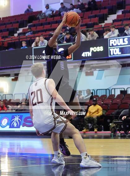 Thumbnail 3 in Iona Prep vs Poughkeepsie (William F. Plunkett Jr. Christmas Classic) photogallery.