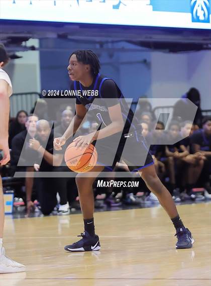Thumbnail 1 in Iona Prep vs Poughkeepsie (William F. Plunkett Jr. Christmas Classic) photogallery.