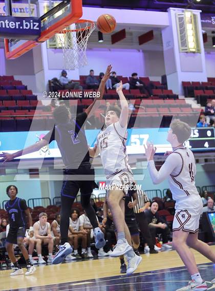 Thumbnail 2 in Iona Prep vs Poughkeepsie (William F. Plunkett Jr. Christmas Classic) photogallery.