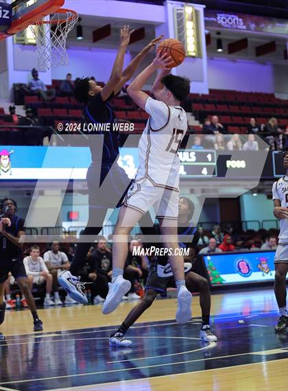 Thumbnail 1 in Iona Prep vs Poughkeepsie (William F. Plunkett Jr. Christmas Classic) photogallery.