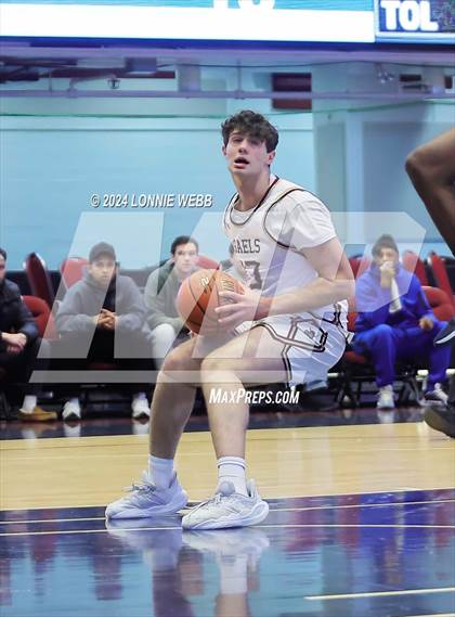 Thumbnail 2 in Iona Prep vs Poughkeepsie (William F. Plunkett Jr. Christmas Classic) photogallery.