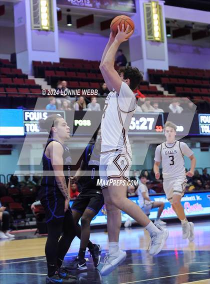 Thumbnail 2 in Iona Prep vs Poughkeepsie (William F. Plunkett Jr. Christmas Classic) photogallery.