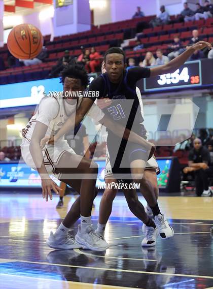Thumbnail 2 in Iona Prep vs Poughkeepsie (William F. Plunkett Jr. Christmas Classic) photogallery.