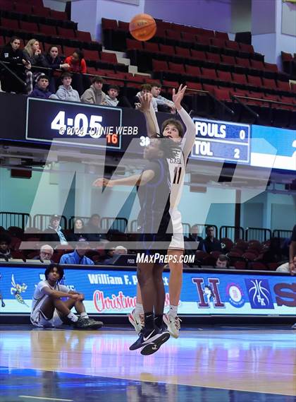 Thumbnail 3 in Iona Prep vs Poughkeepsie (William F. Plunkett Jr. Christmas Classic) photogallery.