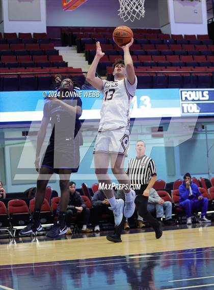 Thumbnail 3 in Iona Prep vs Poughkeepsie (William F. Plunkett Jr. Christmas Classic) photogallery.