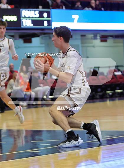 Thumbnail 1 in Iona Prep vs Poughkeepsie (William F. Plunkett Jr. Christmas Classic) photogallery.
