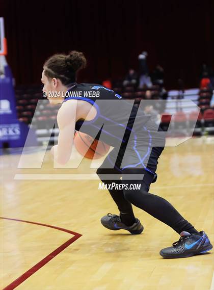 Thumbnail 3 in Iona Prep vs Poughkeepsie (William F. Plunkett Jr. Christmas Classic) photogallery.
